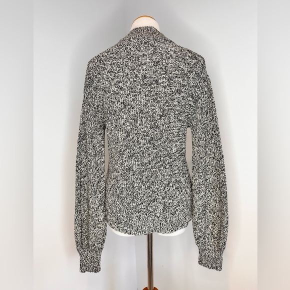 H&M Cozy Knit Sweater with flared sleeves - Picture 3 of 5